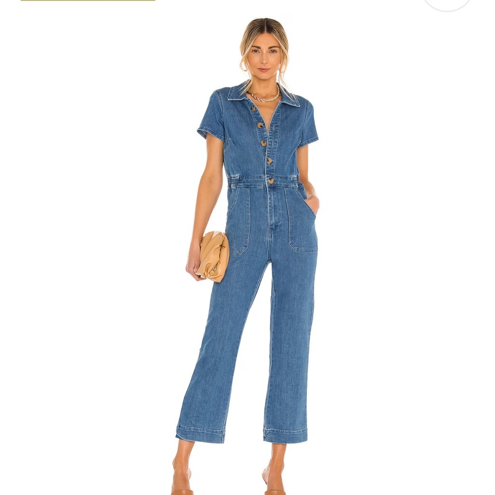 SHOW ME YOUR MUMU
DENIM JUMPSUIT
SIZE MEDIUM